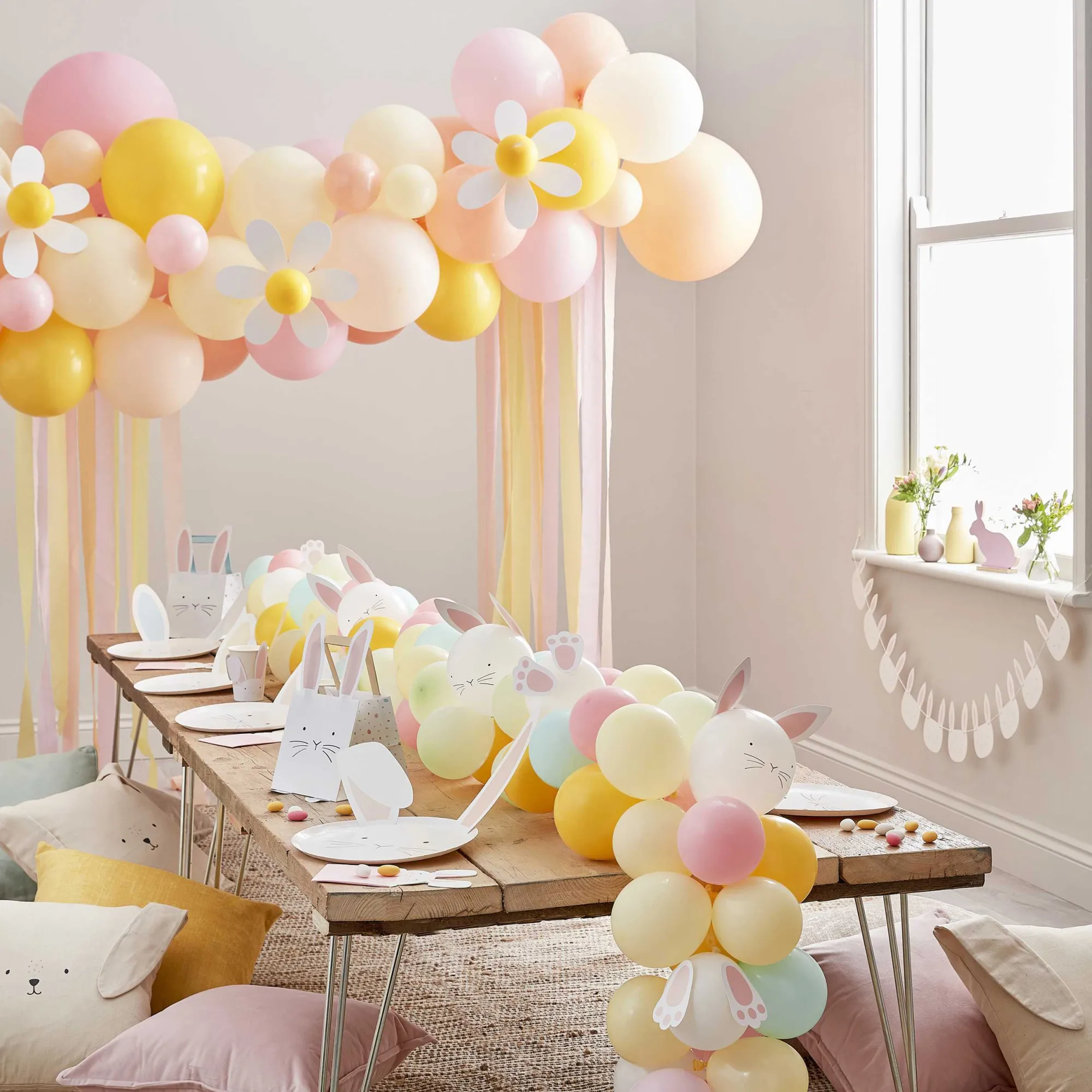 Balloons|For Children*Whistlefish Bunnies & Balloons Table Runner