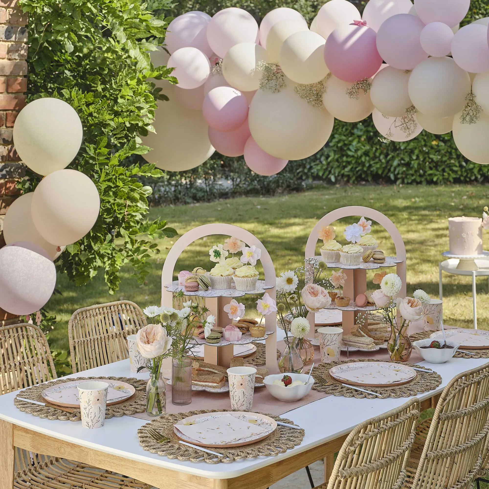Paper Plates|Floral*Whistlefish Pink Floral Paper Plates